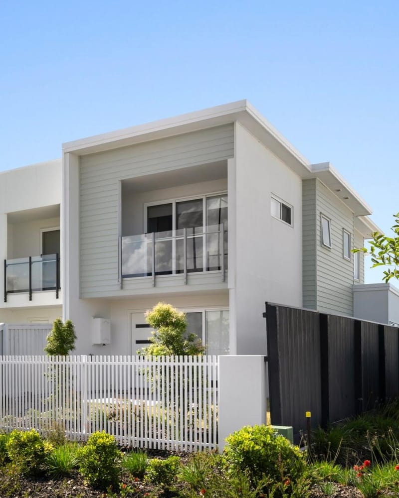 Immaculate Terrace Living with Space to Relax