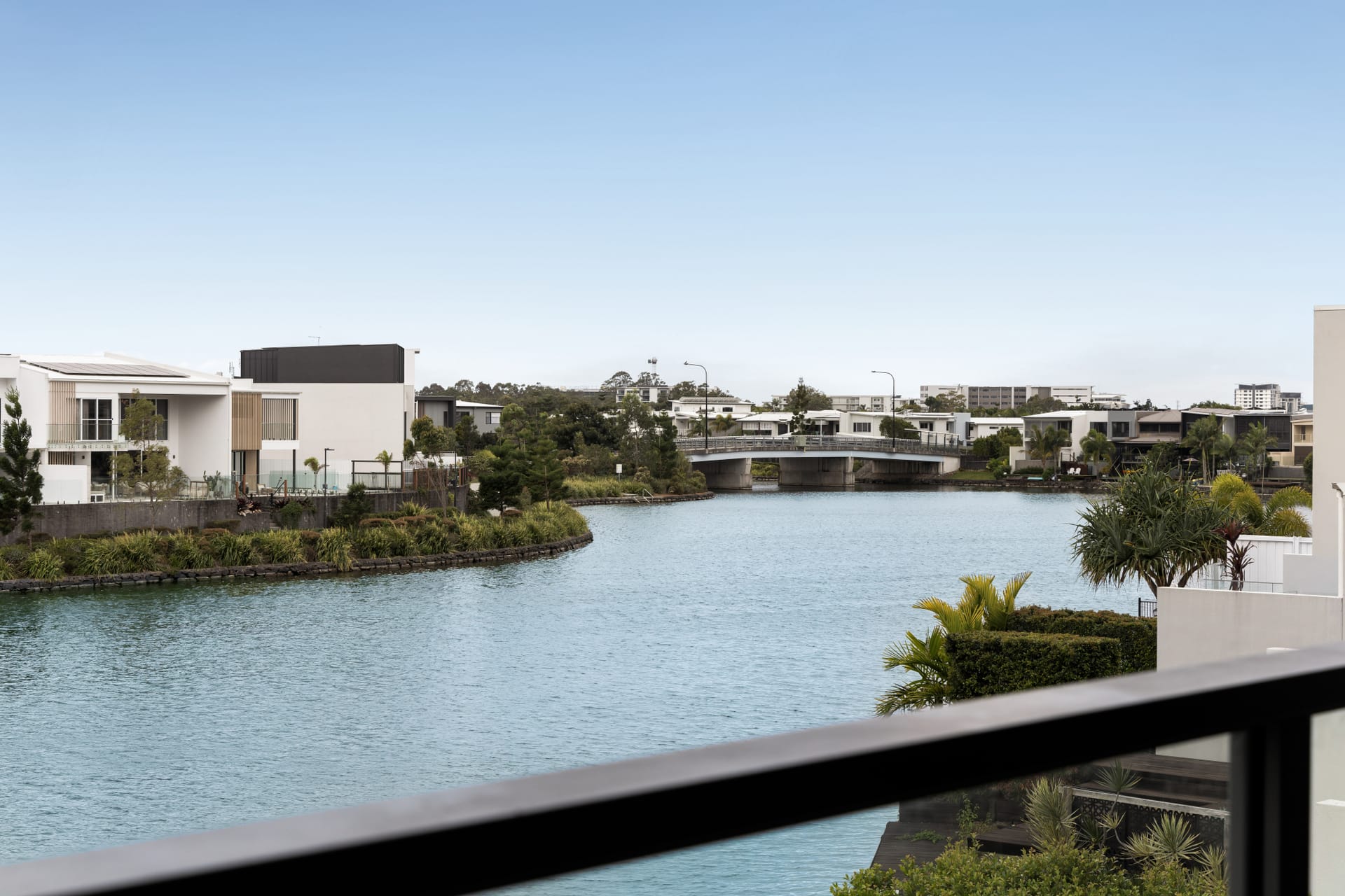 North Facing Waterfront: Light-Filled Designer Living