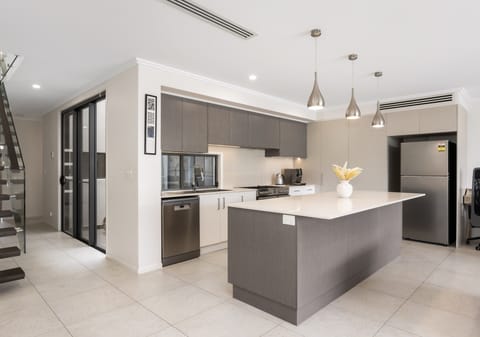 North Facing Waterfront: Light-Filled Designer Living