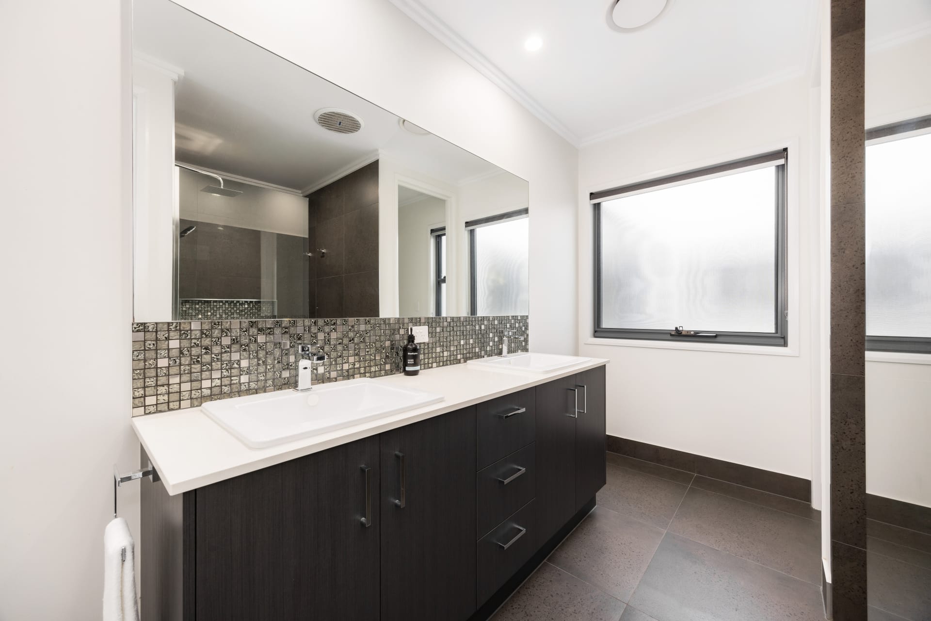 North Facing Waterfront: Light-Filled Designer Living