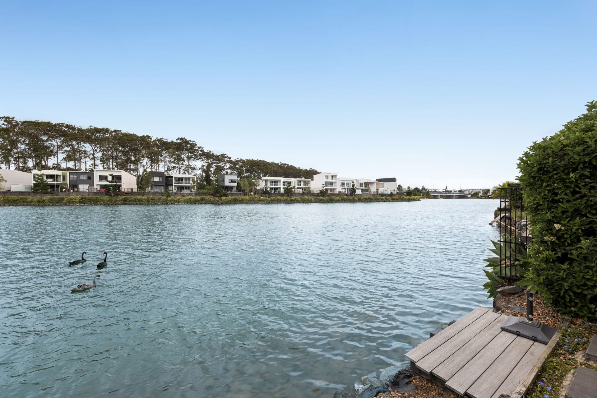 North Facing Waterfront: Light-Filled Designer Living