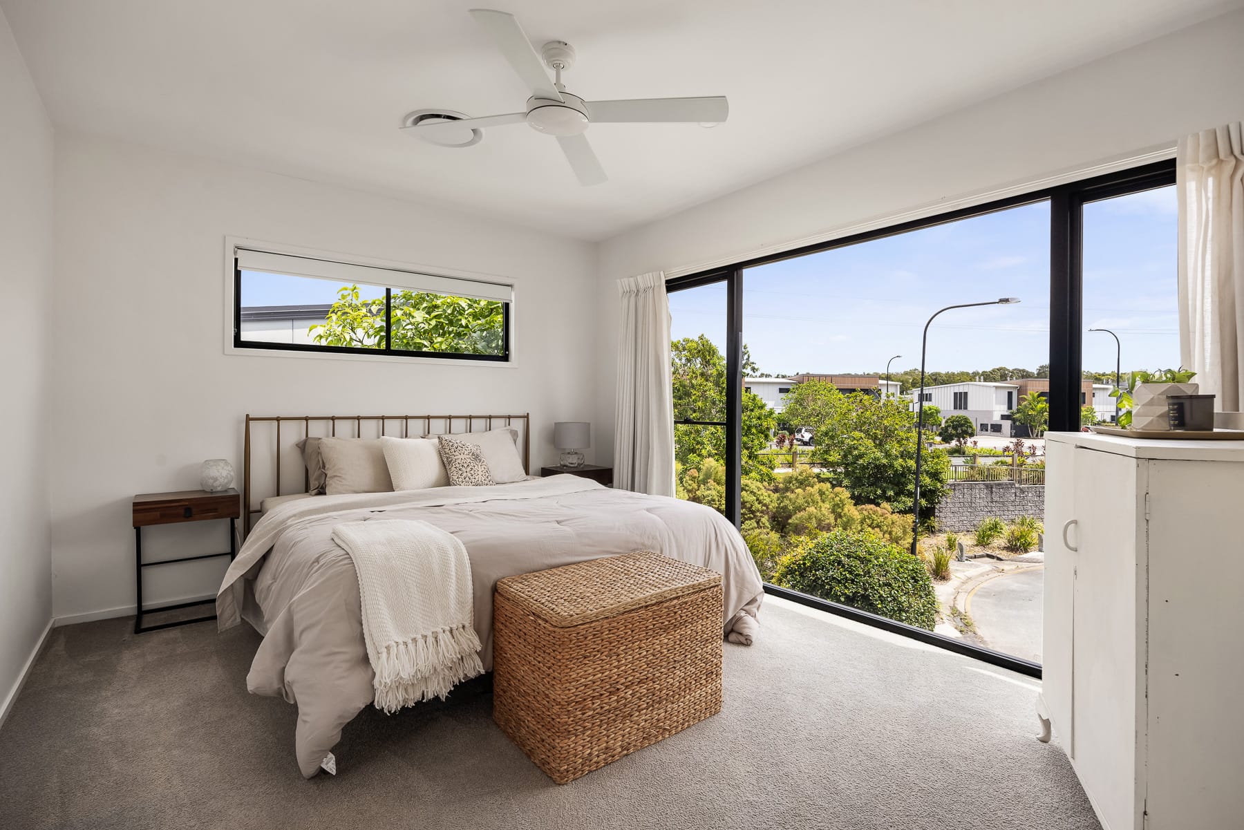 Birtinya Bliss: Luxe Waterfront Living Awaits…