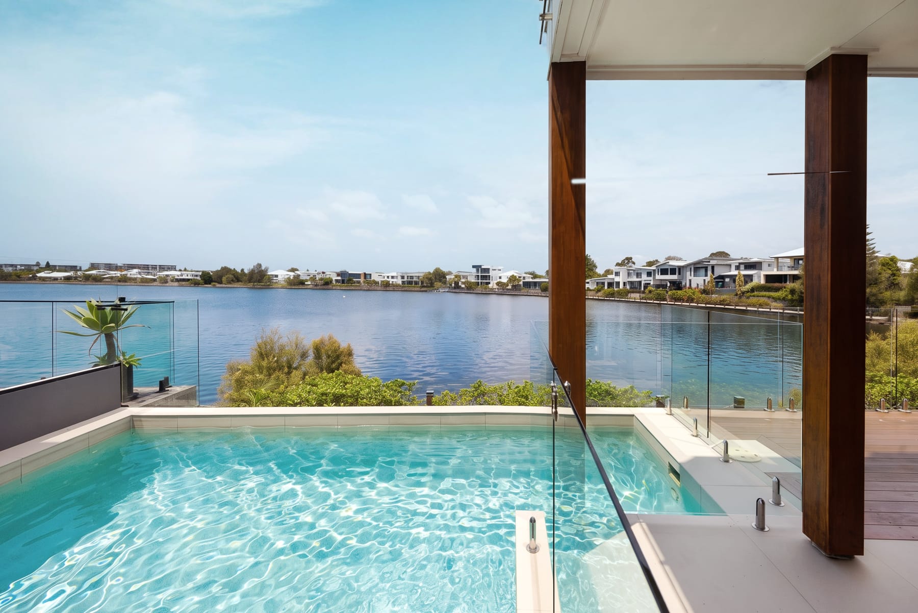 Birtinya Bliss: Luxe Waterfront Living Awaits…