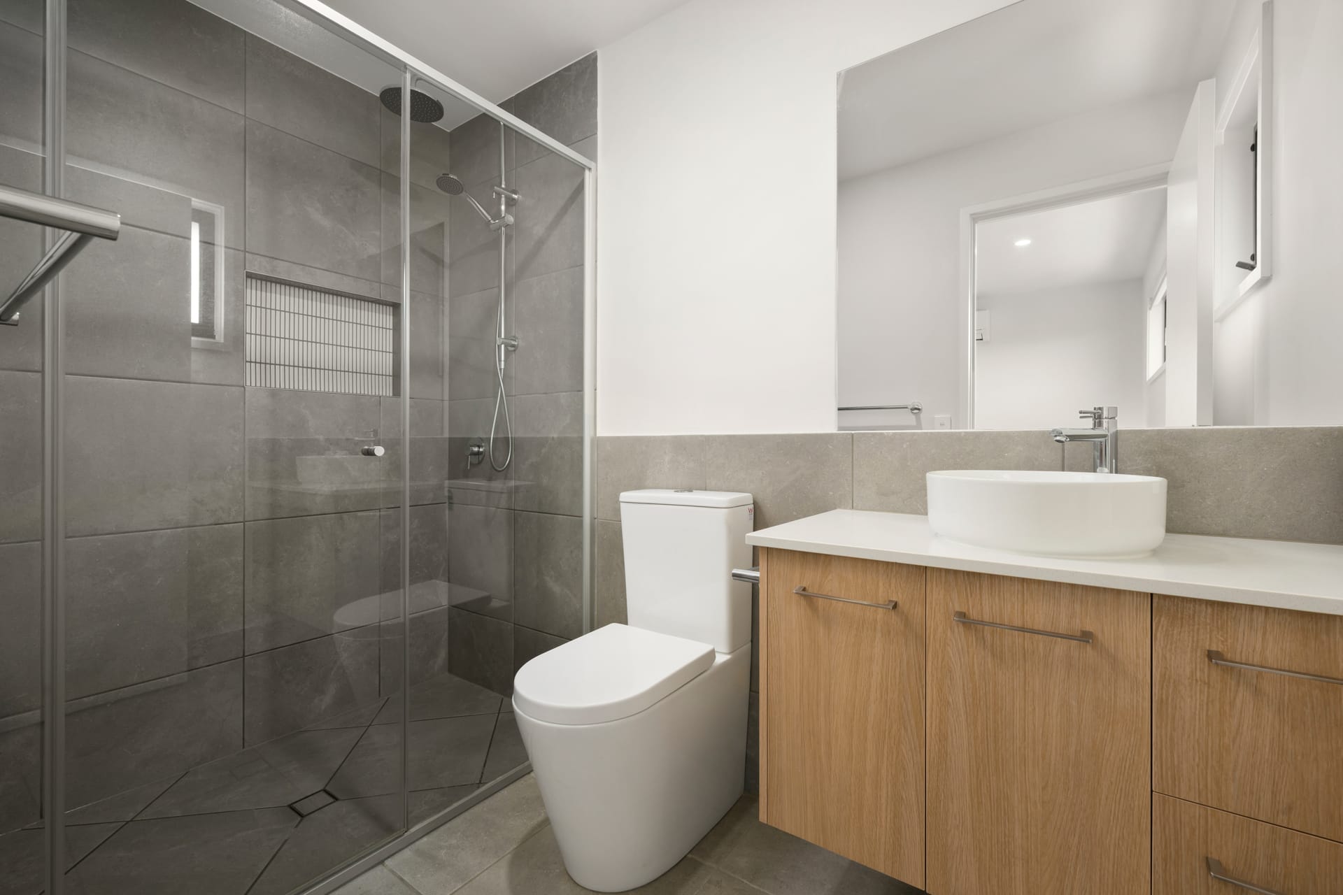 Parkside Perfection with Contemporary Comfort & Lifestyle Appeal