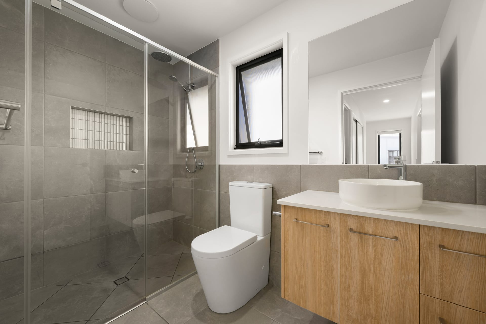Parkside Perfection with Contemporary Comfort & Lifestyle Appeal