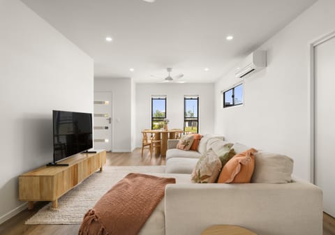 Parkside Perfection with Contemporary Comfort & Lifestyle Appeal
