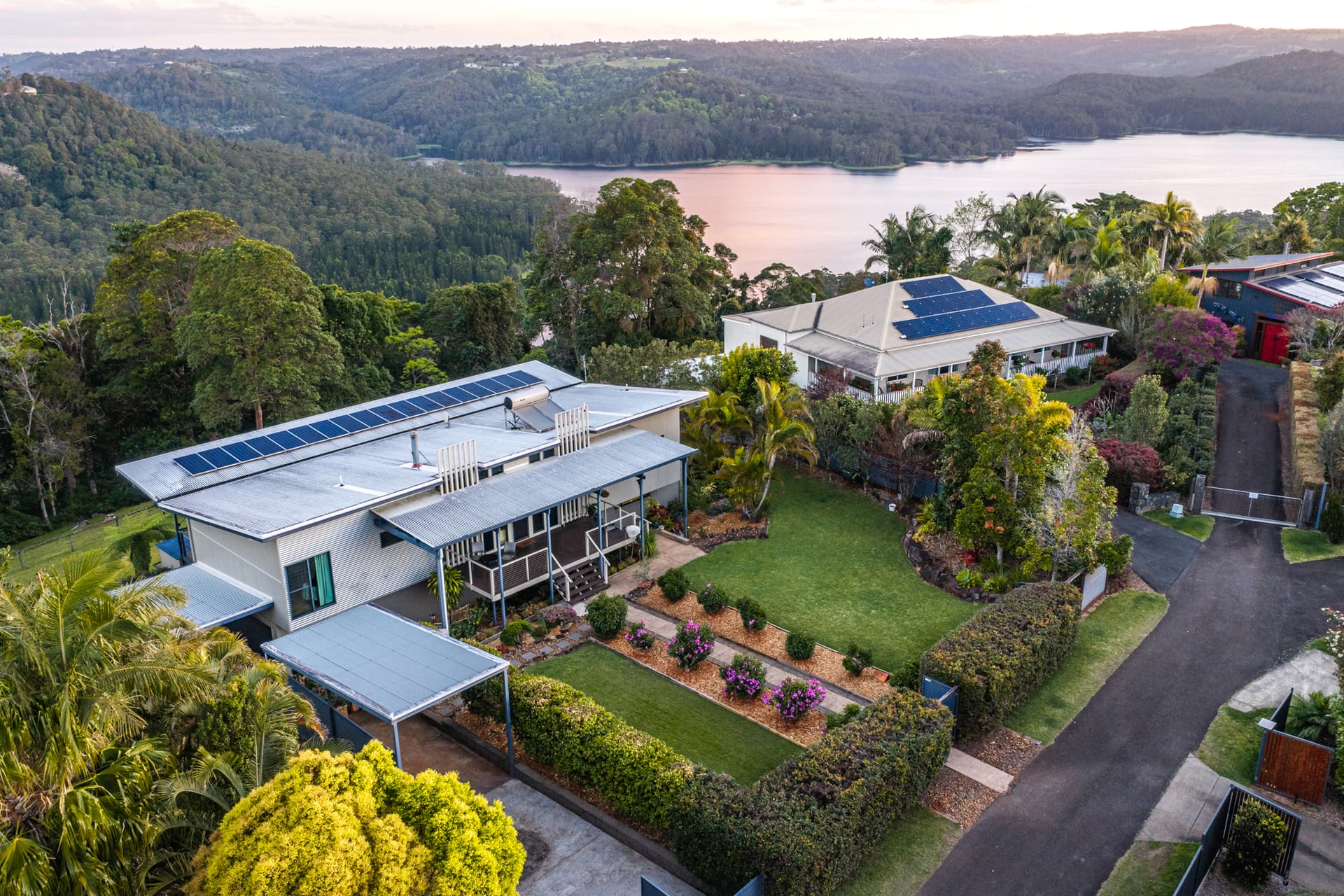 RIDGELINE LIVING WITH VIEWS THAT STOP YOU IN YOUR TRACKS