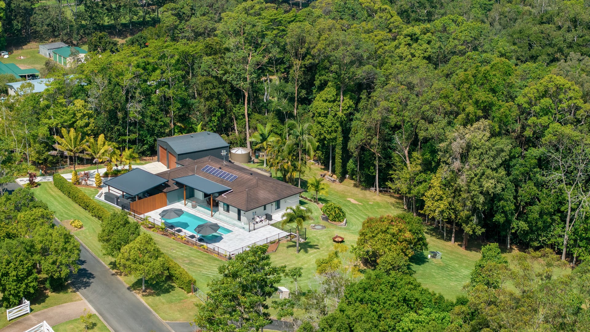 Private Lifestyle Retreat with Pool, Shed & Rainforest Setting
