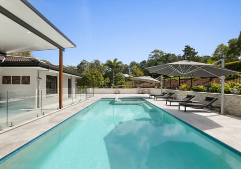 Private Lifestyle Retreat with Pool, Shed & Rainforest Setting