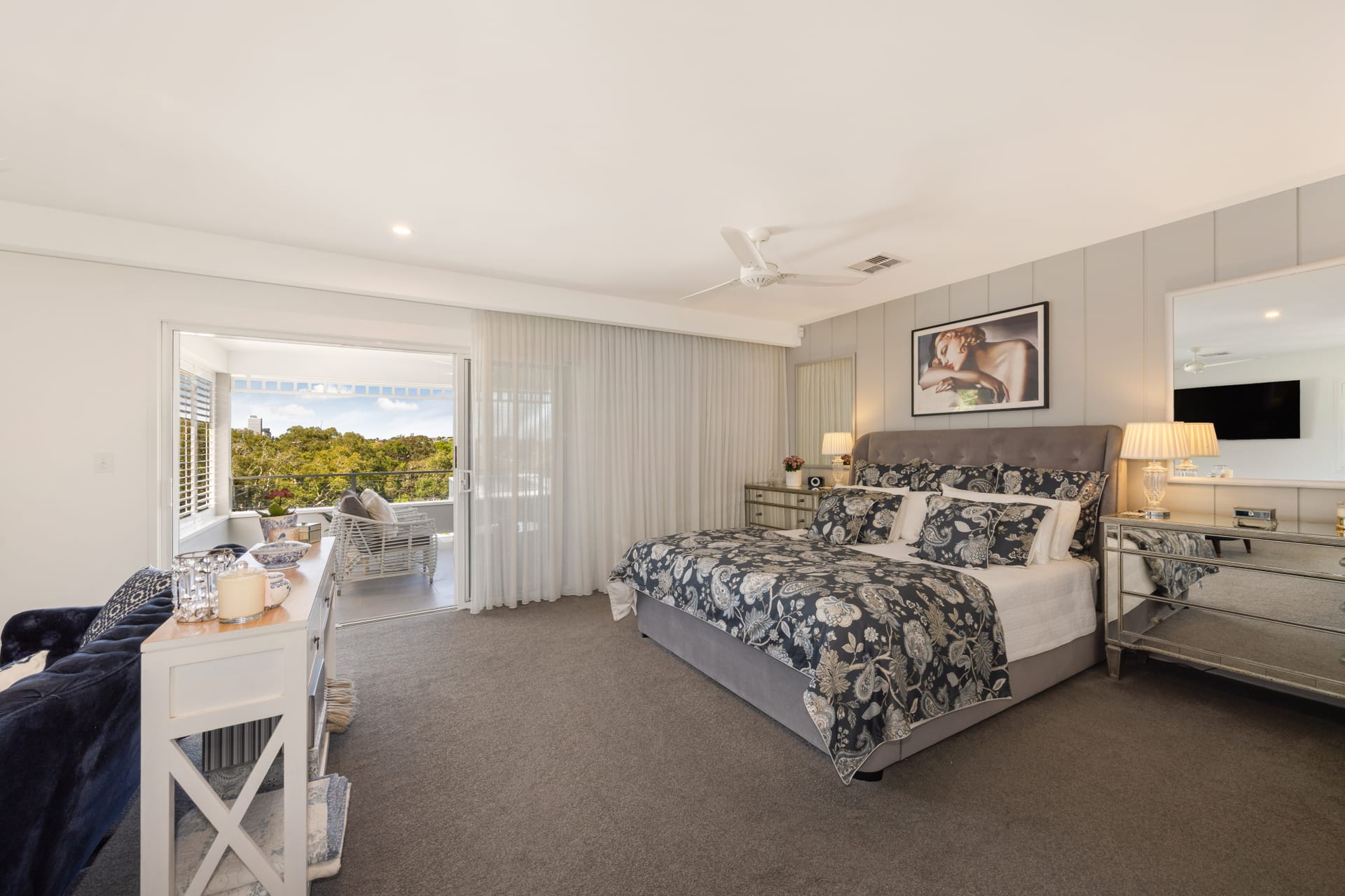 Bespoke by Design: Sophisticated Beachside Living