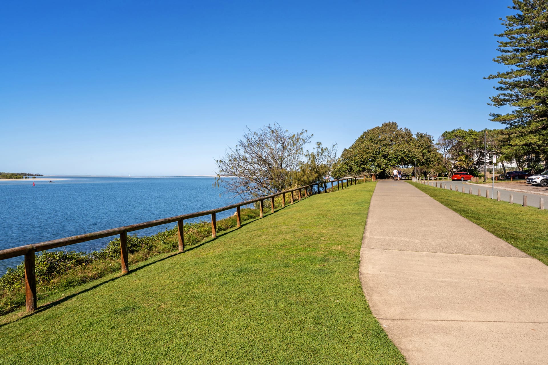 Beachfront Unit in Central Position