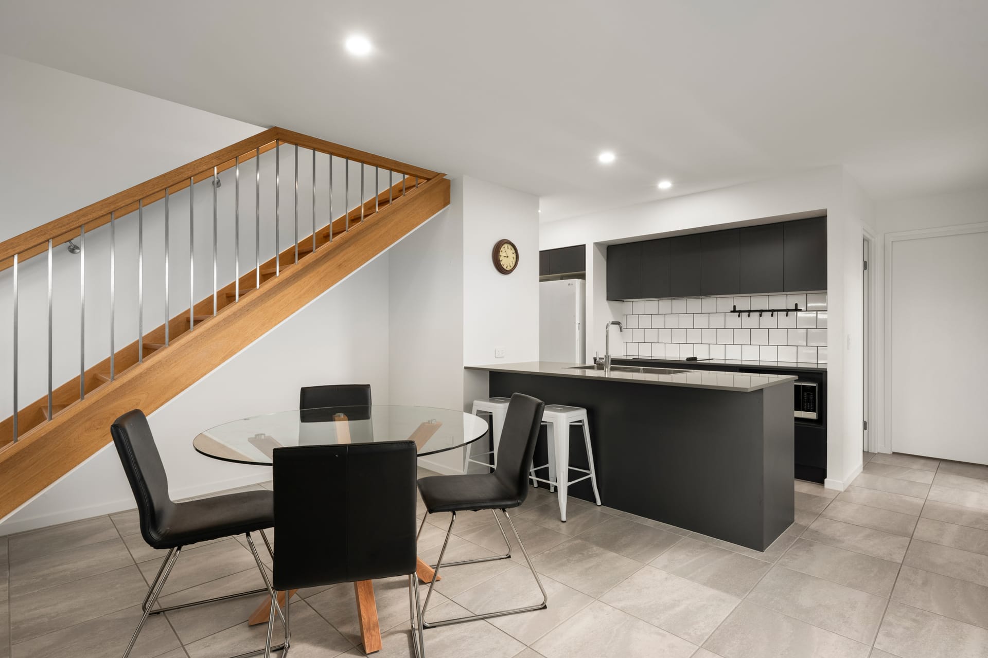 Immaculate Terrace Living with Space to Relax