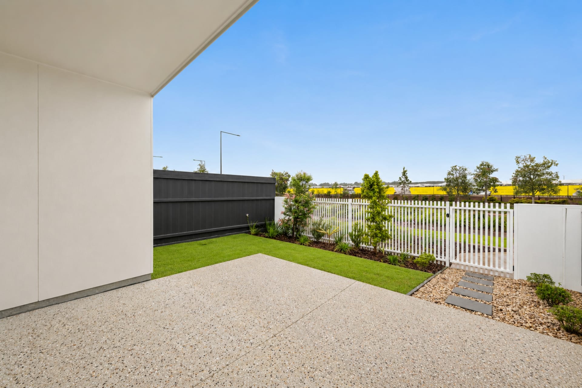 Immaculate Terrace Living with Space to Relax