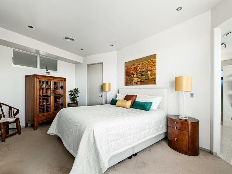 SOLD UNDER THE HAMMER - BY CRAIG PORTER