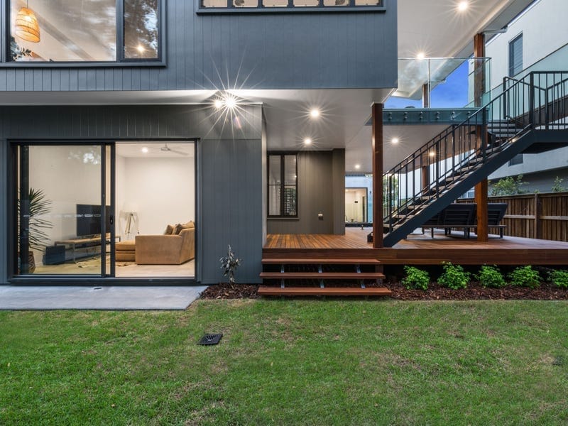 BEACHSIDE PERFECTION - CONTEMPORARY, CHIC, CUSTOMISED!
