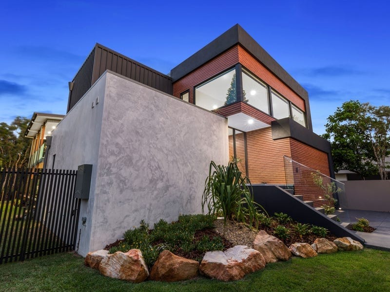 BEACHSIDE PERFECTION - CONTEMPORARY, CHIC, CUSTOMISED!