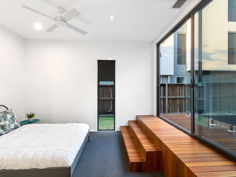 BEACHSIDE PERFECTION - CONTEMPORARY, CHIC, CUSTOMISED!