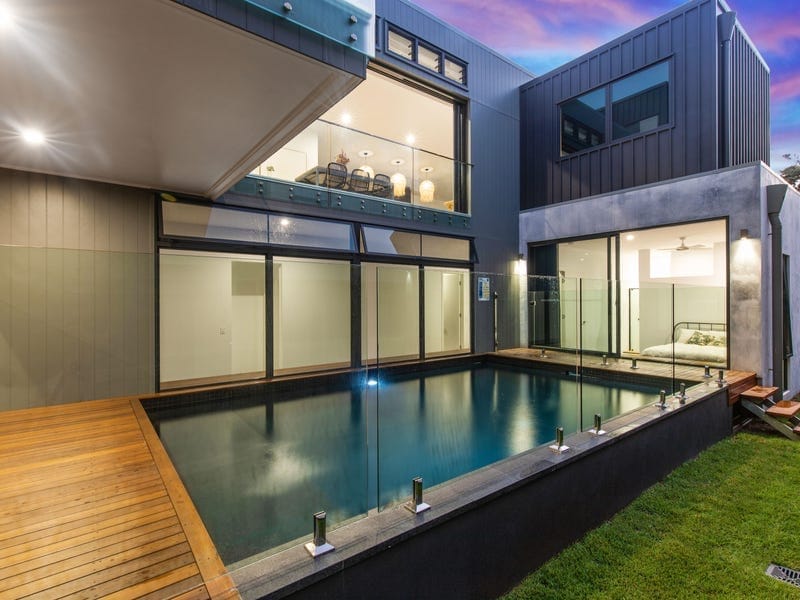BEACHSIDE PERFECTION - CONTEMPORARY, CHIC, CUSTOMISED!
