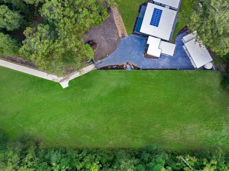 READY TO BUILD - ACREAGE SIZED BLOCK!