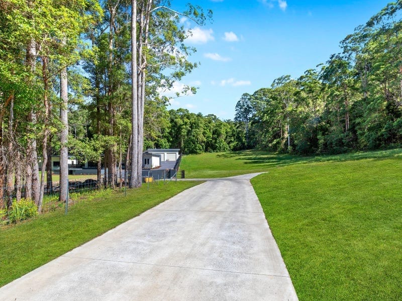 READY TO BUILD - ACREAGE SIZED BLOCK!