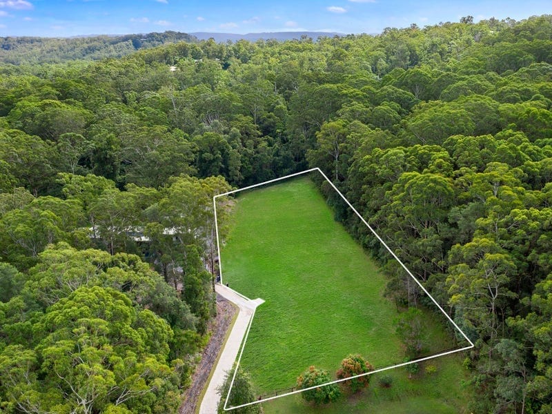READY TO BUILD - ACREAGE SIZED BLOCK!