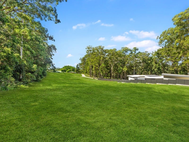 READY TO BUILD - ACREAGE SIZED BLOCK!