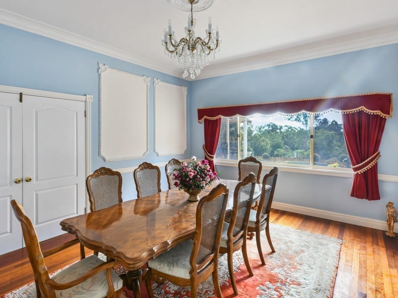 THE WHITE HOUSE ON BUDERIM