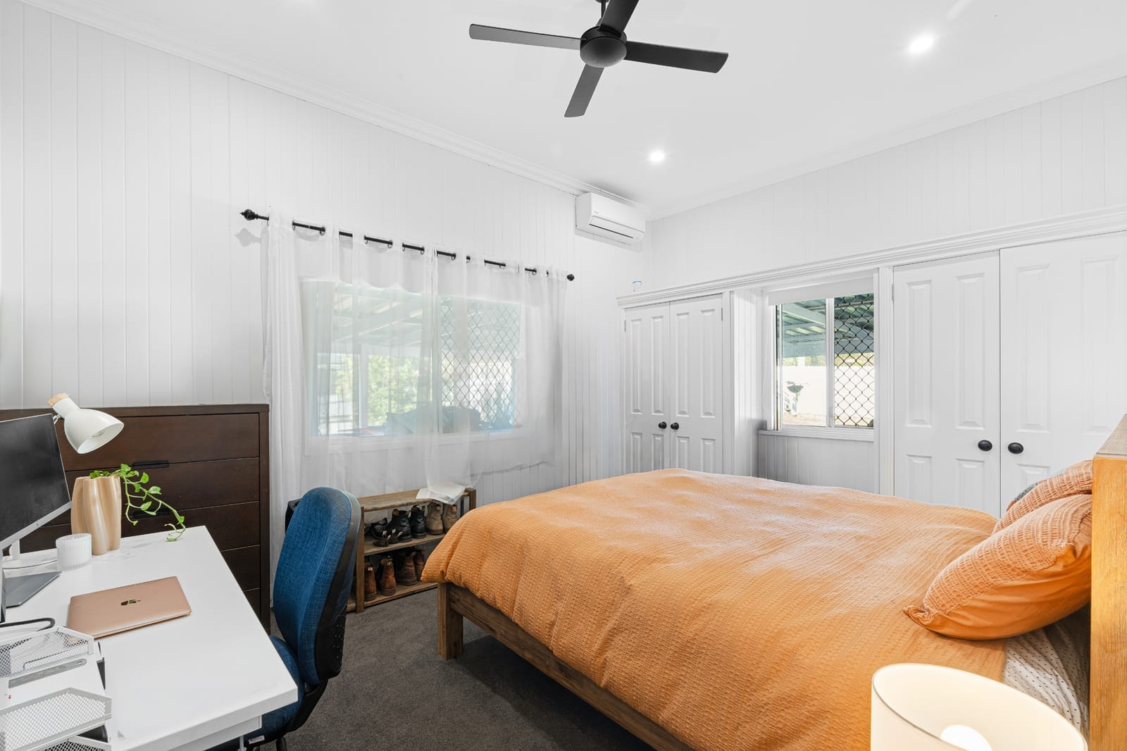 Family-Friendly Queenslander with Horse Yards & Room to Roam