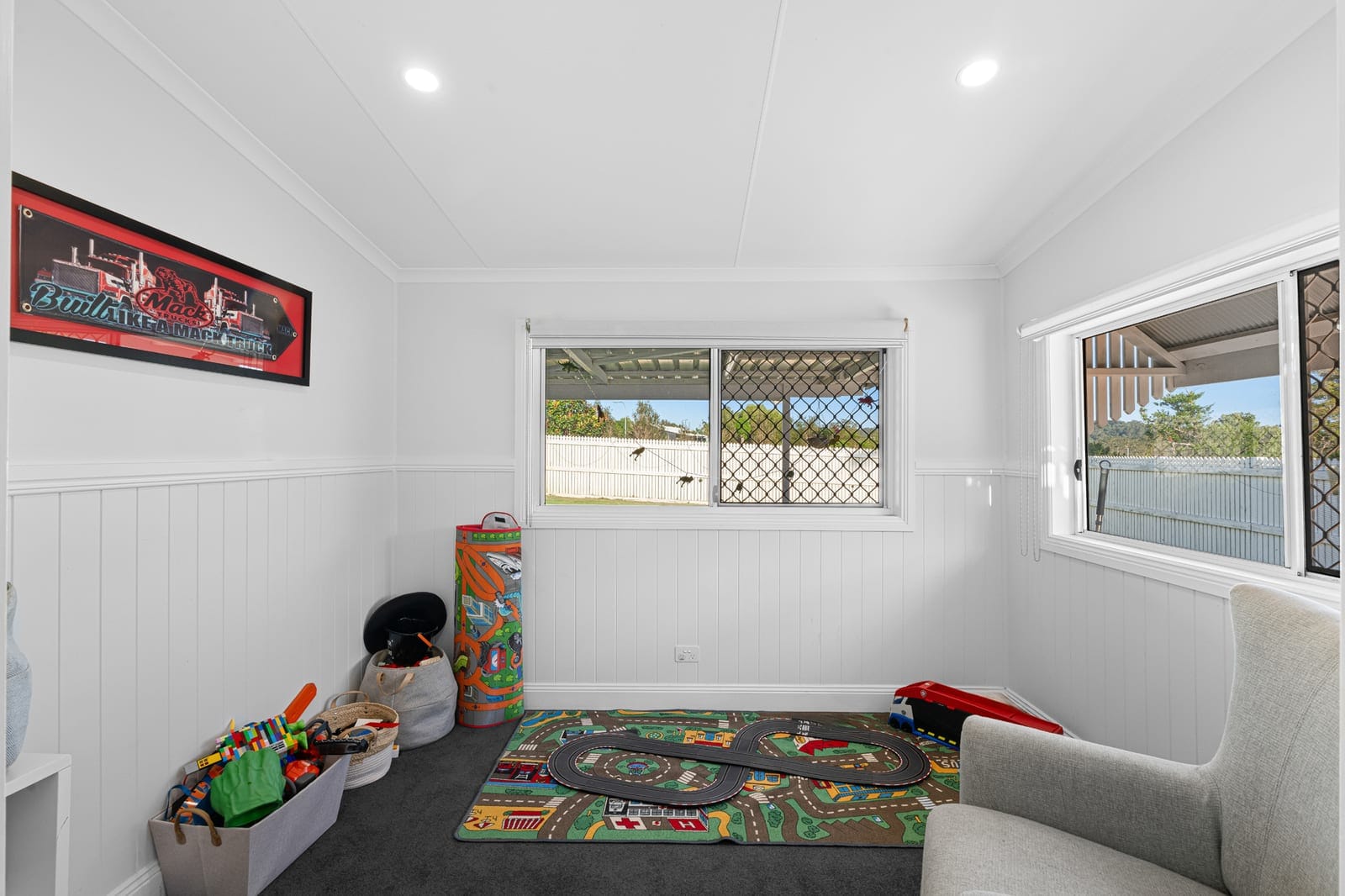Family-Friendly Queenslander with Horse Yards & Room to Roam