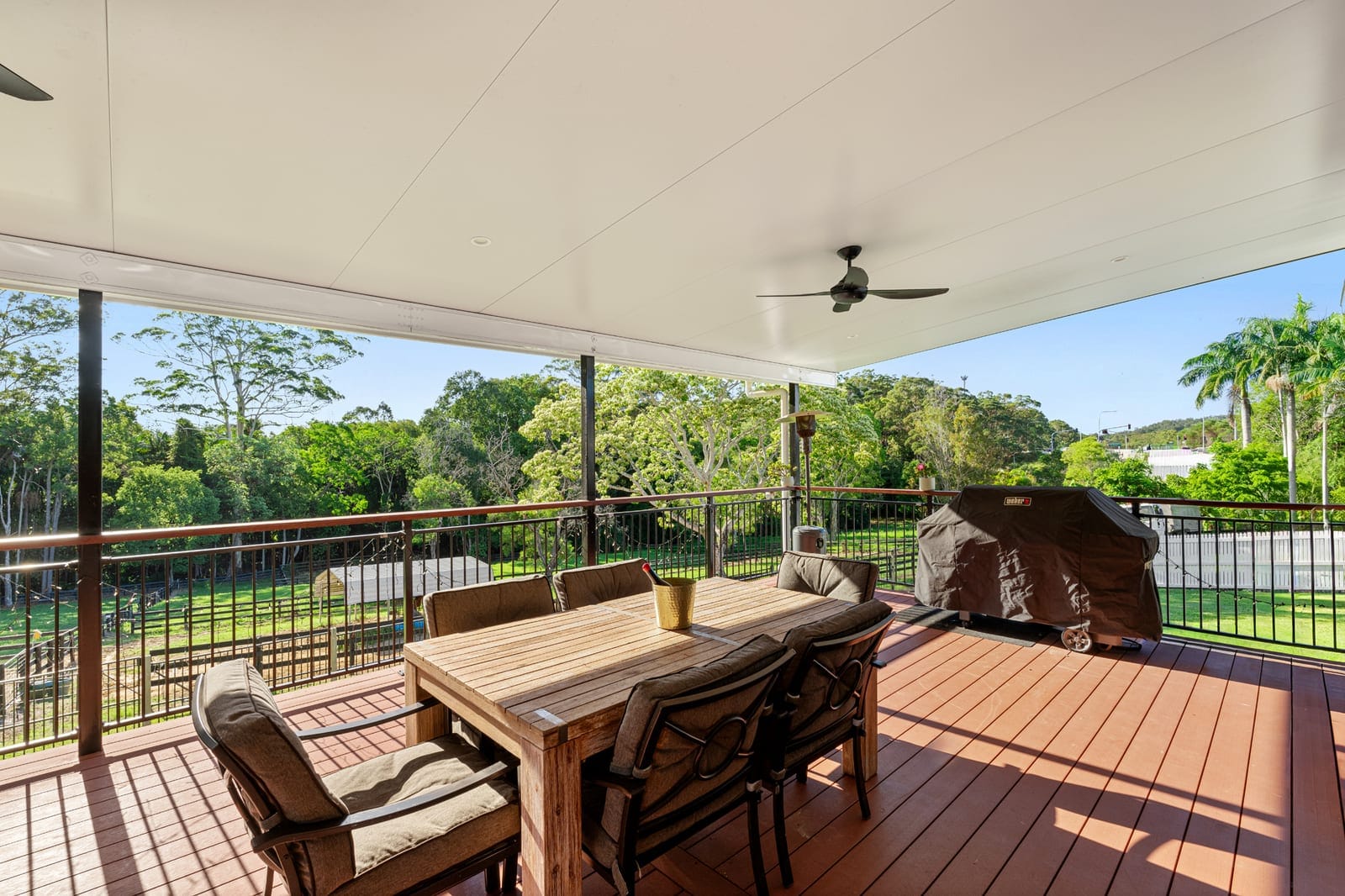 Family-Friendly Queenslander with Horse Yards & Room to Roam
