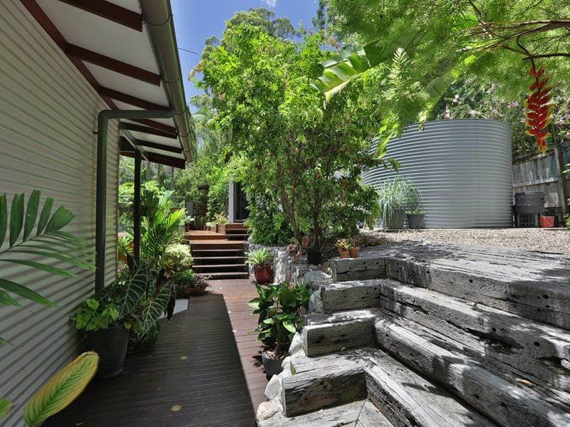 PLANTATION STYLE ON PRIVATE 1/2 ACRE - BUDERIM/MONS