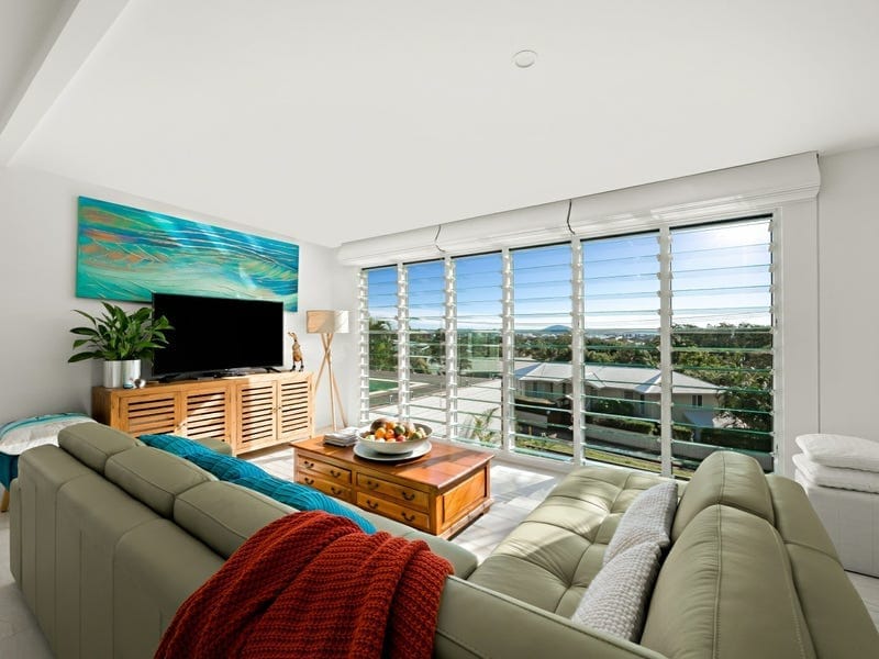 The ultimate alternative to penthouse style living - striking beach house in Alexandra Headland!