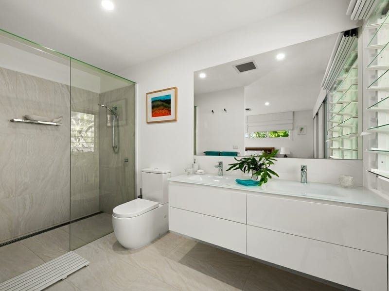 The ultimate alternative to penthouse style living - striking beach house in Alexandra Headland!