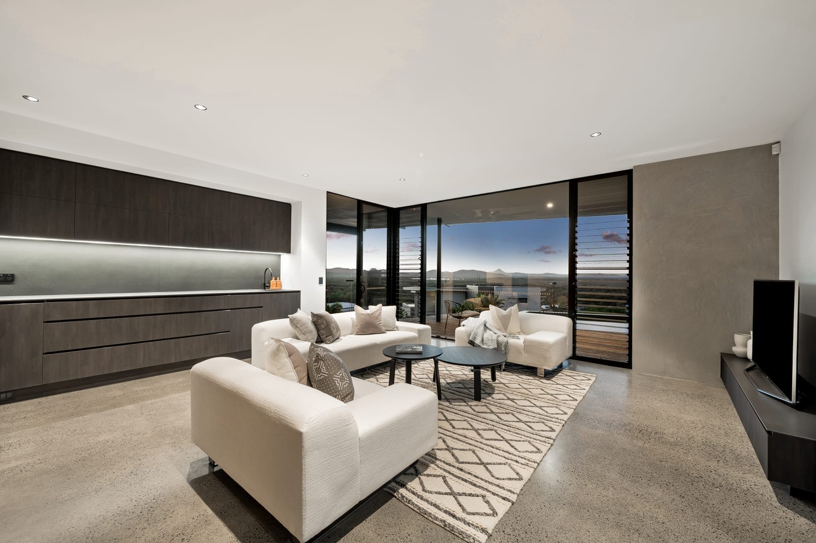 Lavish, Luxurious, Lifestyle Magnificence!