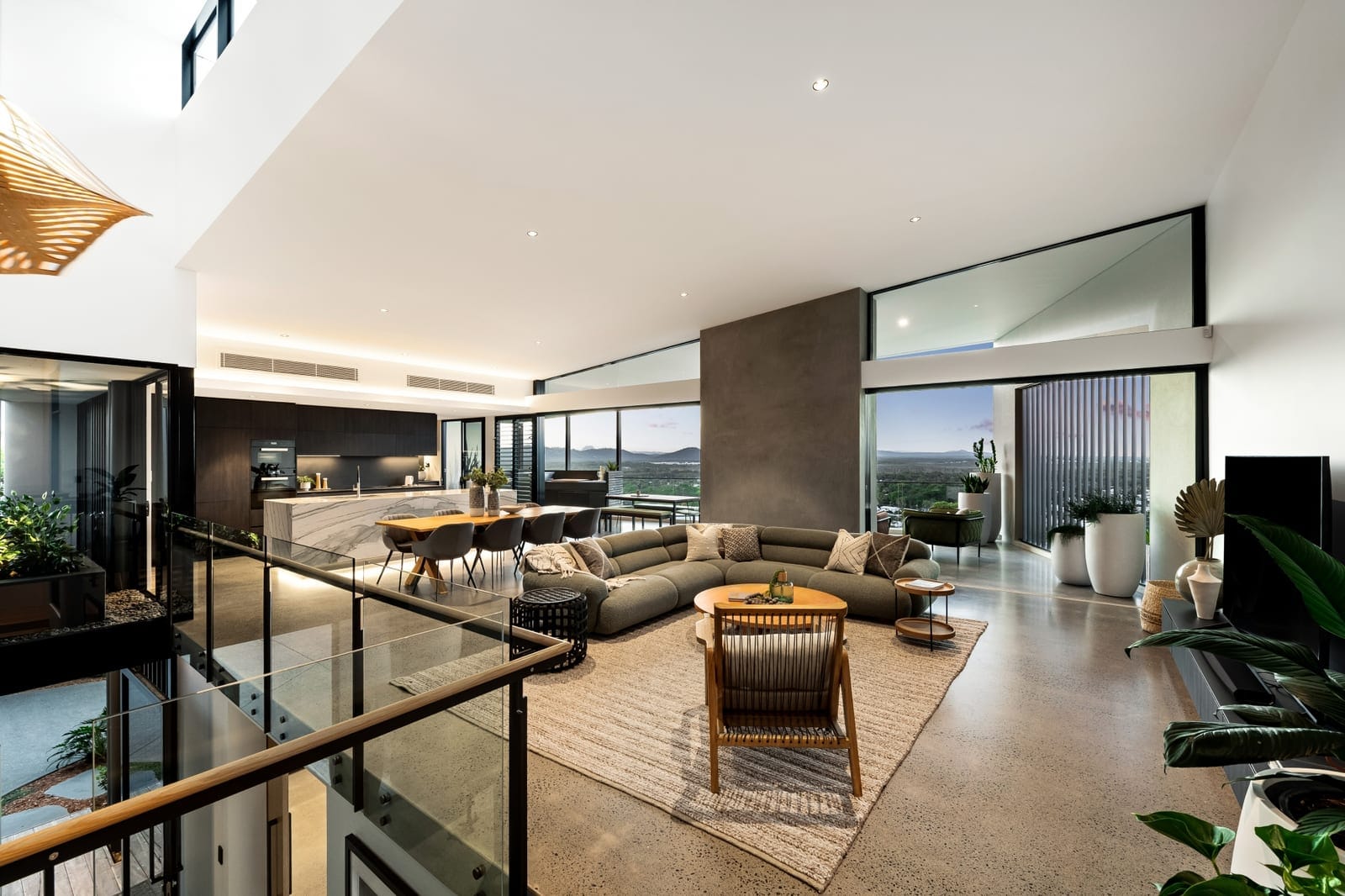 Lavish, Luxurious, Lifestyle Magnificence!