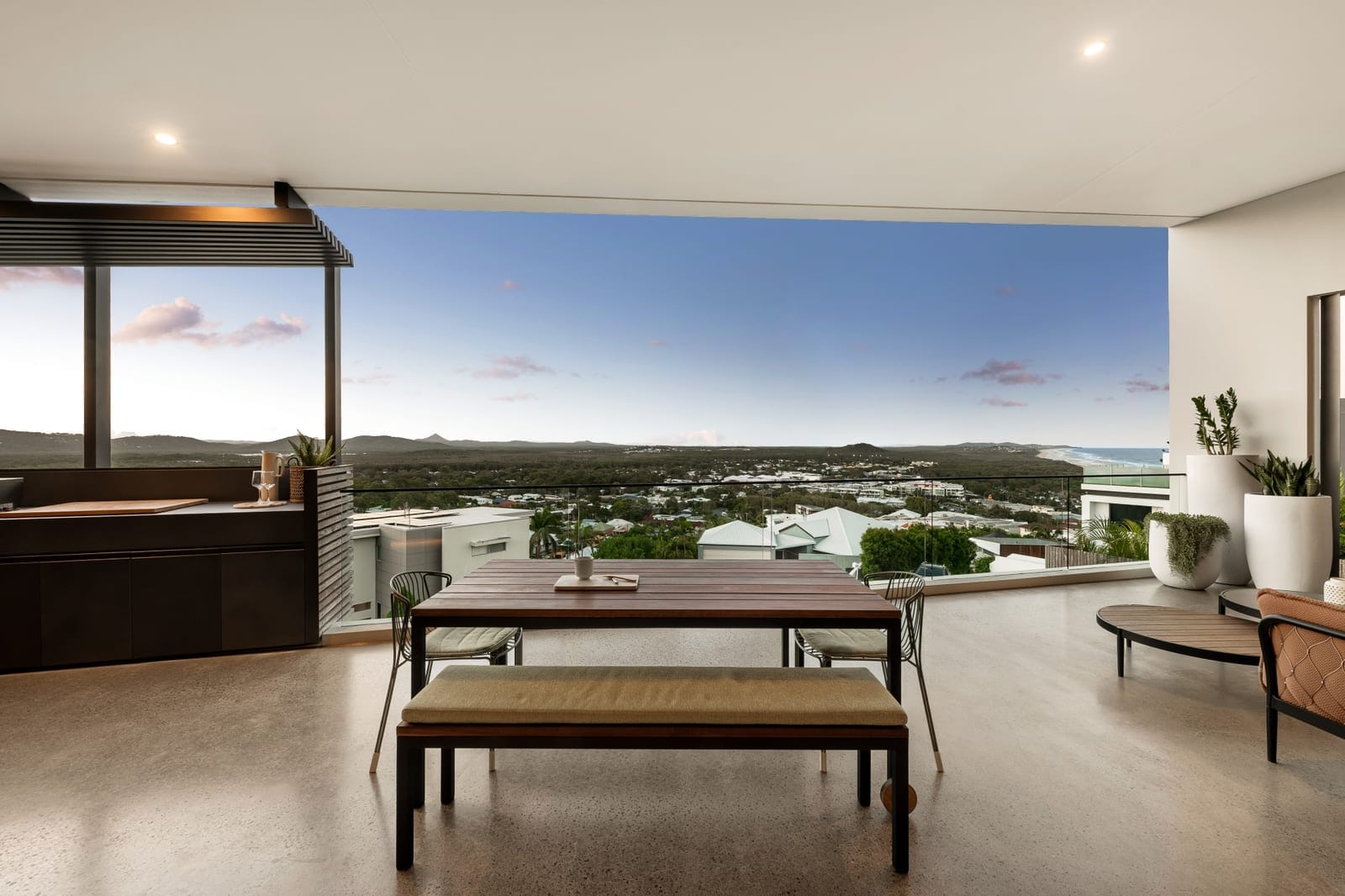 Lavish, Luxurious, Lifestyle Magnificence!