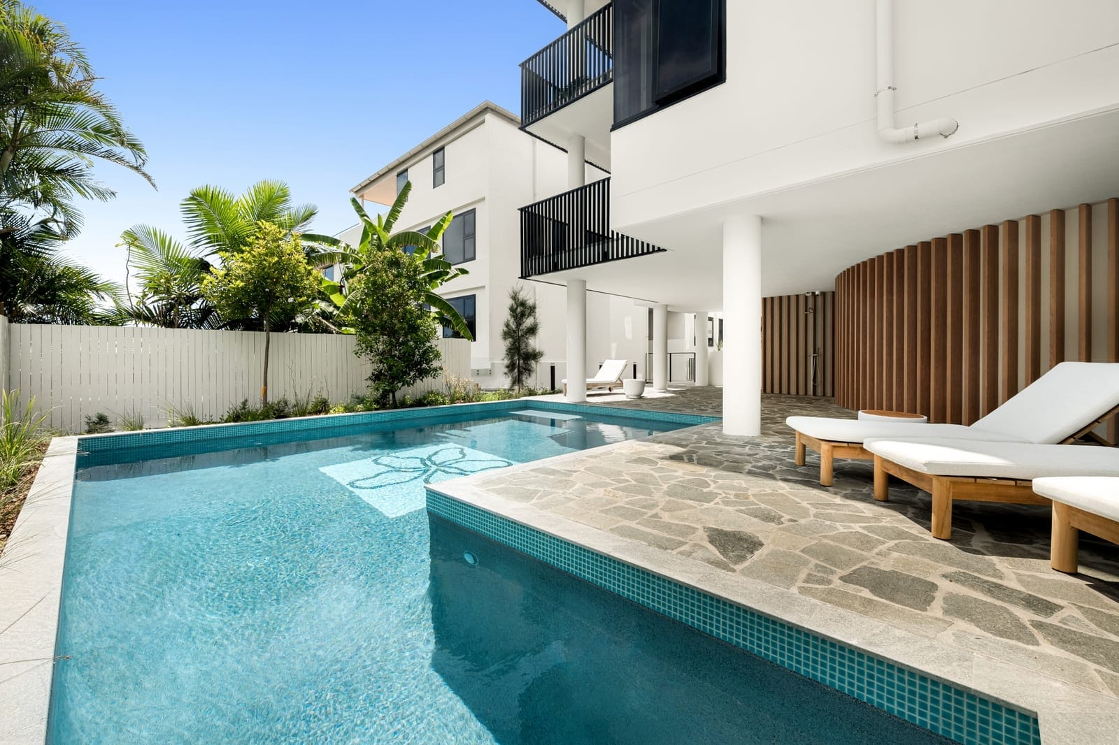 Luxurious Ocean Front Unit By Mosaic!