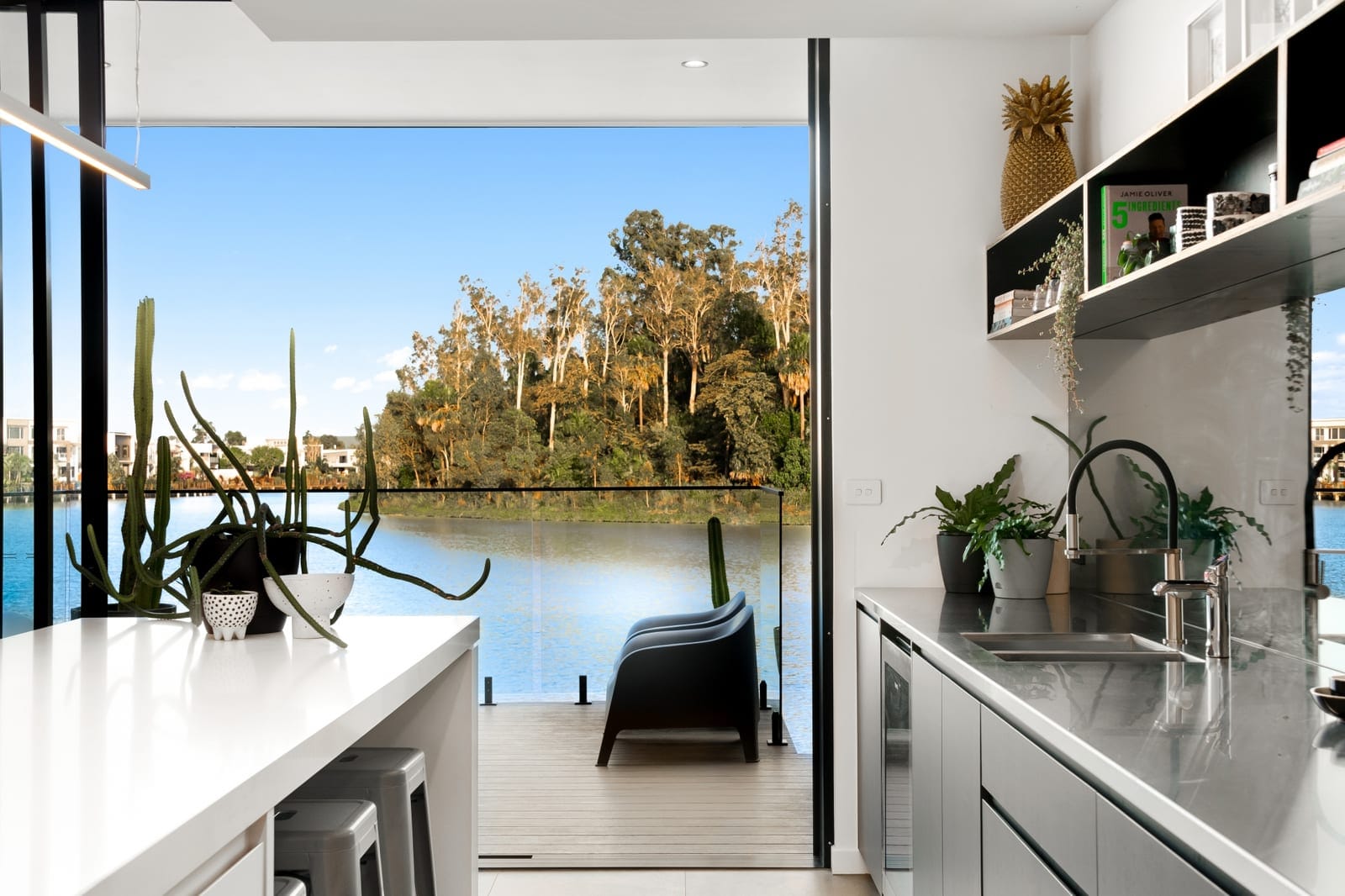 Effortless, Elegant, Waterfront Living!