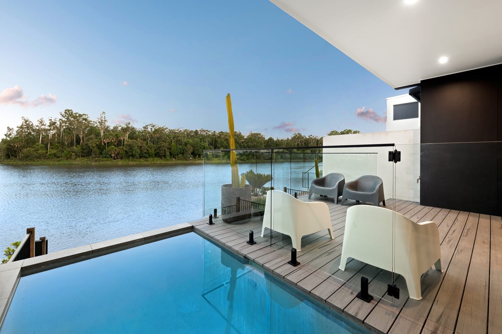 Effortless, Elegant, Waterfront Living!