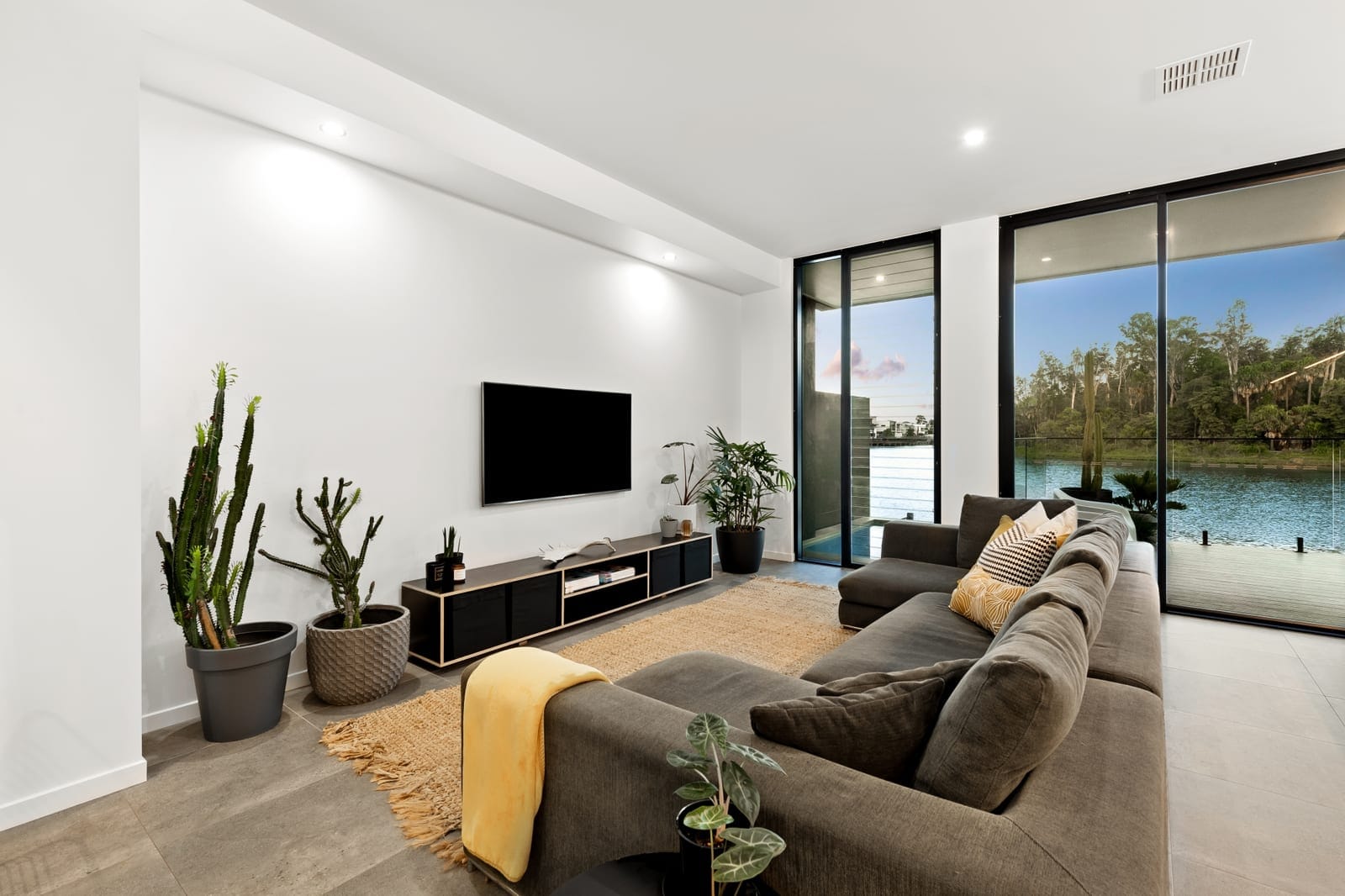 Effortless, Elegant, Waterfront Living!