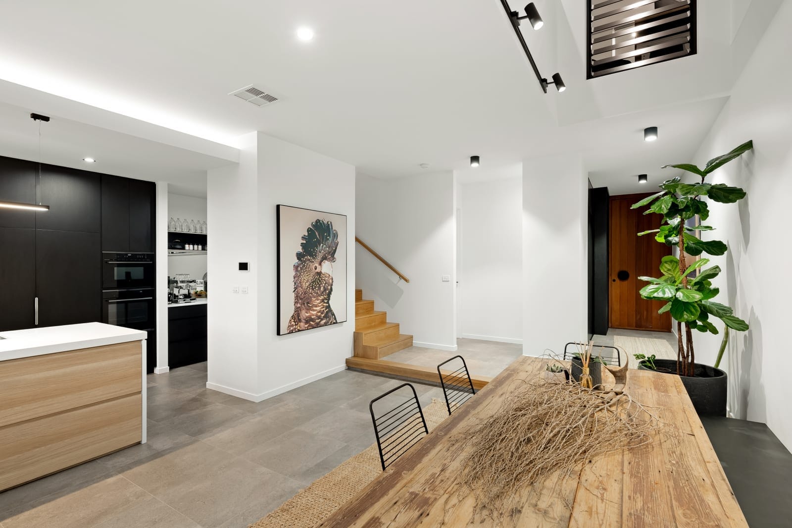 Effortless, Elegant, Waterfront Living!