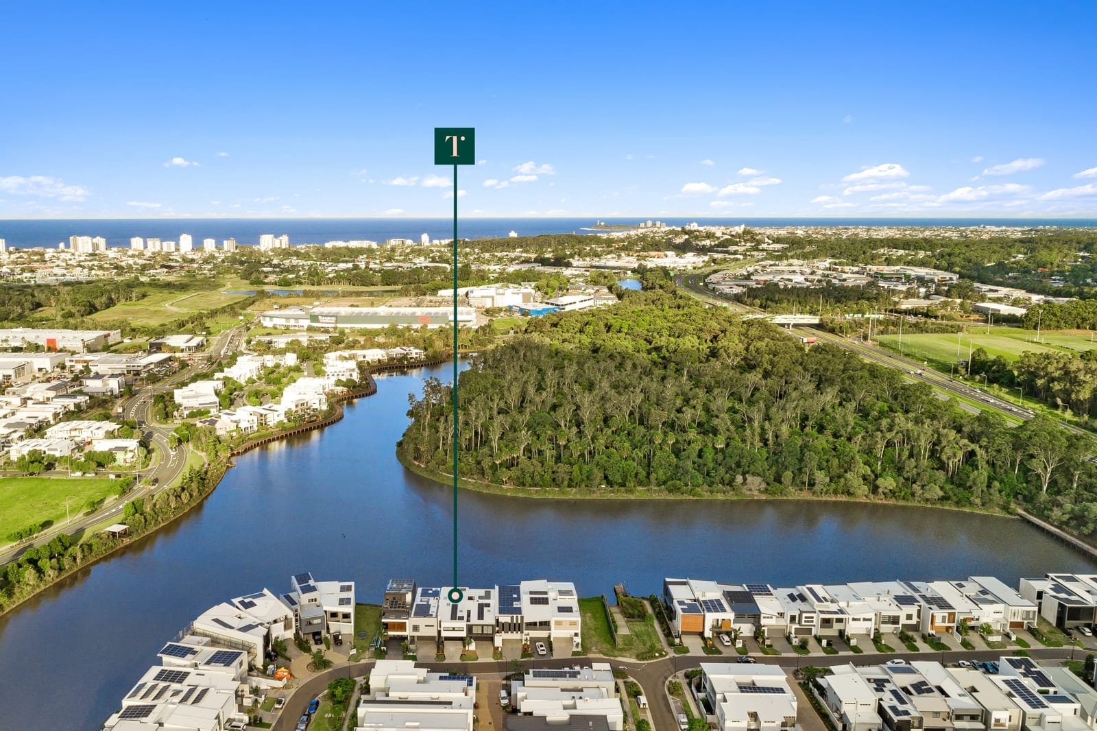 Effortless, Elegant, Waterfront Living!