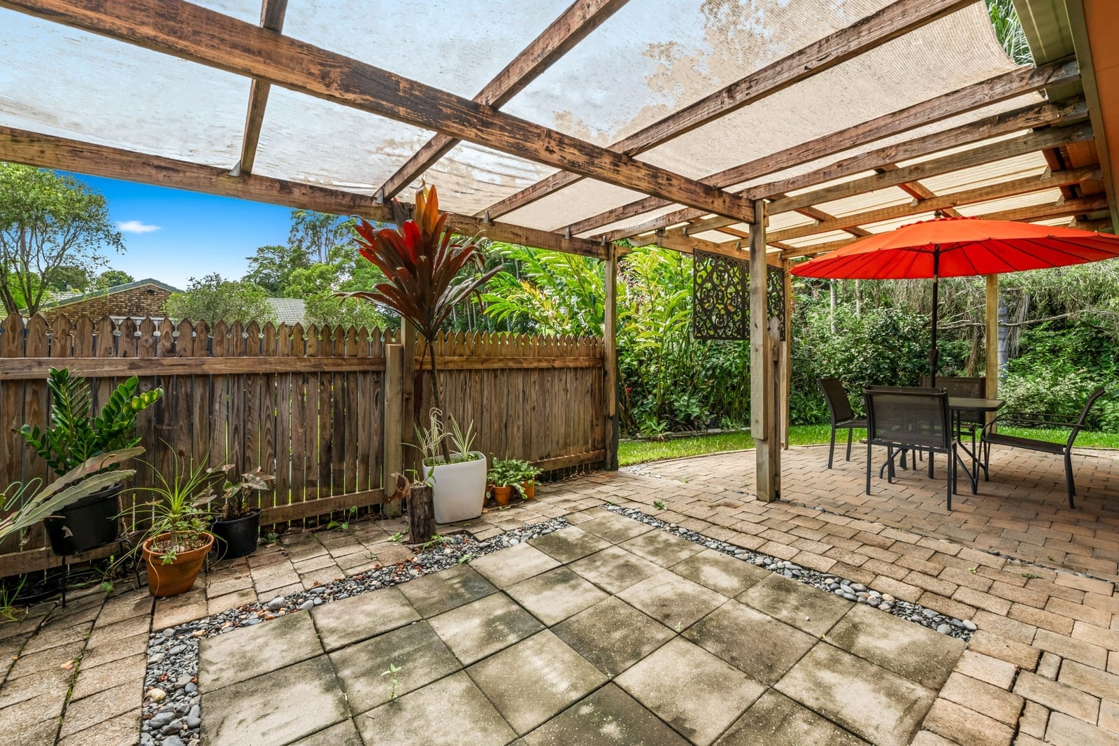 Live the tree change just minutes from the CBD