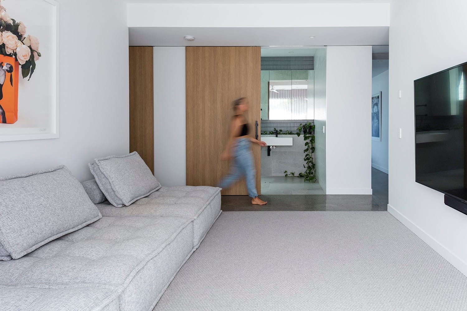 High-End Designer Living: 200m to Sand!