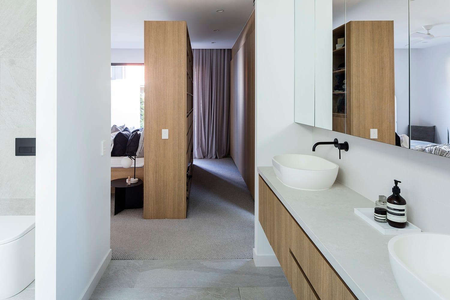 High-End Designer Living: 200m to Sand!