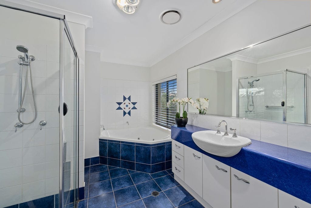 Dual Living, Lifestyle opportunity!