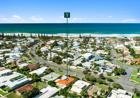 Spacious home, walking distance to the beach!