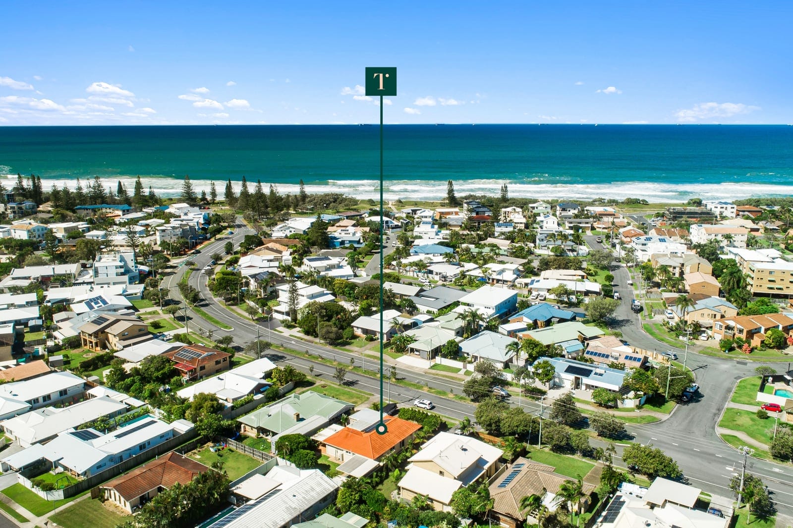 Spacious home, walking distance to the beach!