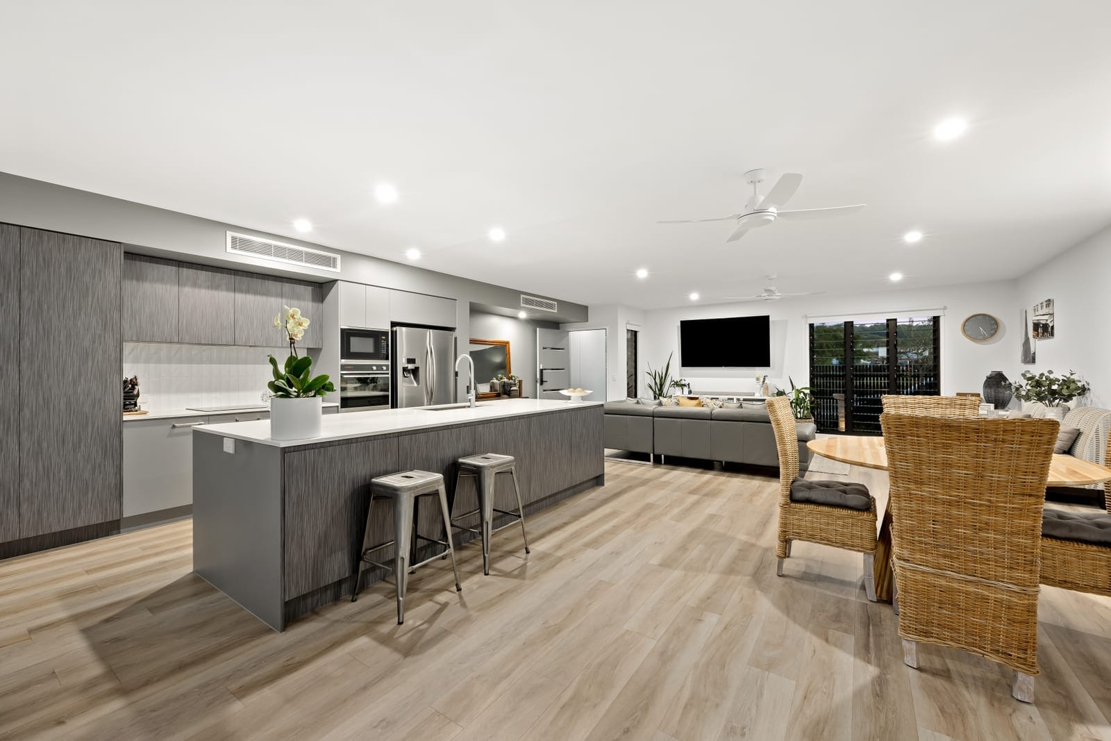 Low Maintenance: Luxury, Lifestyle, Location!