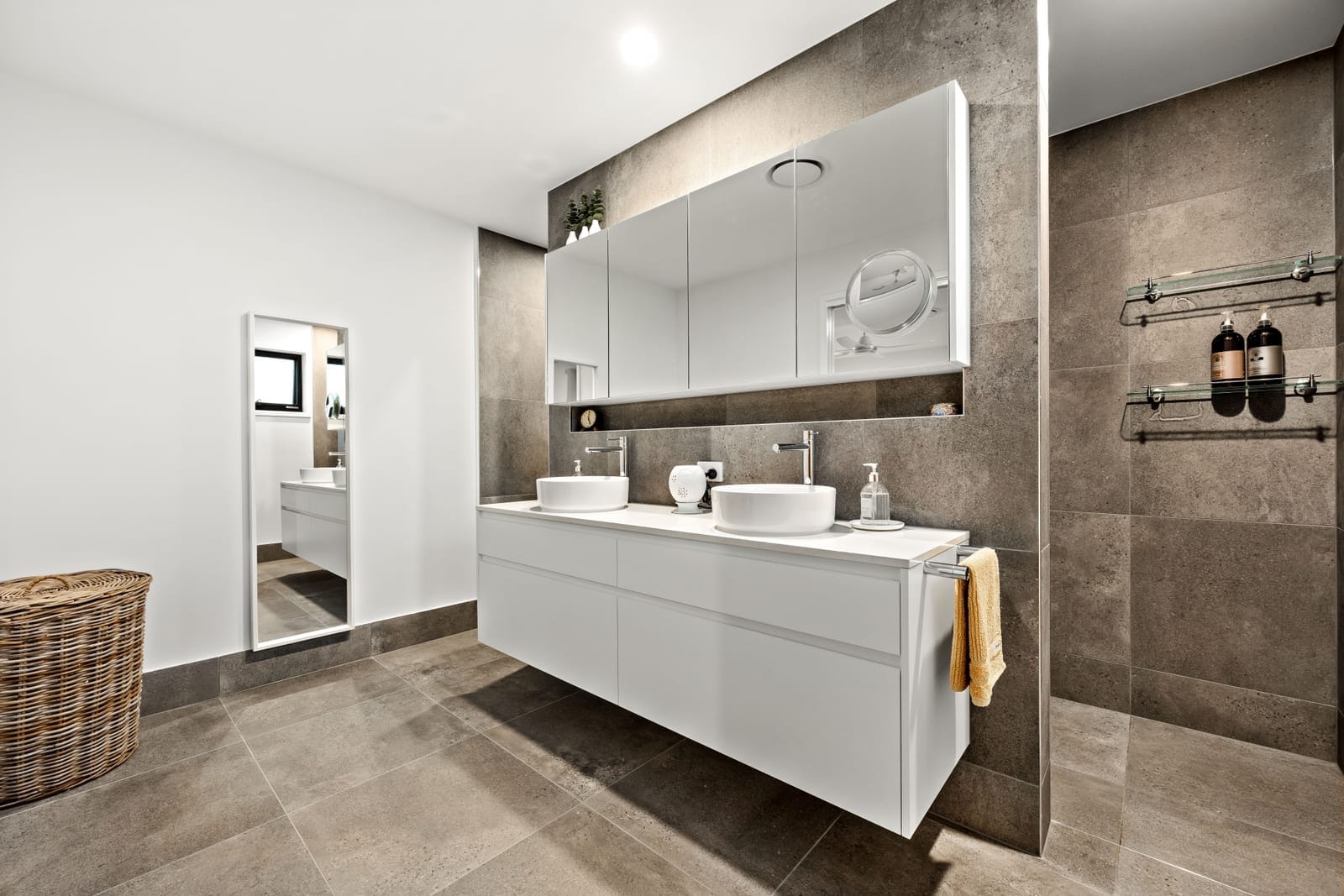Low Maintenance: Luxury, Lifestyle, Location!
